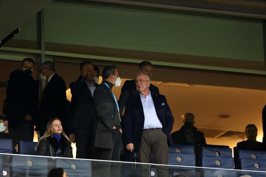 Canlı yayında Fenerbahçe'nin yeni teknik direktörünü açıkladı! 'Anlaşırsa kimse hayır demez'