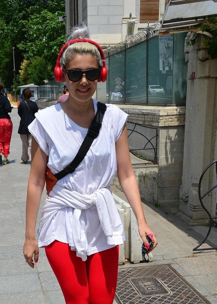 Burcu Binici sevgilisini öpmelere doyamadı!