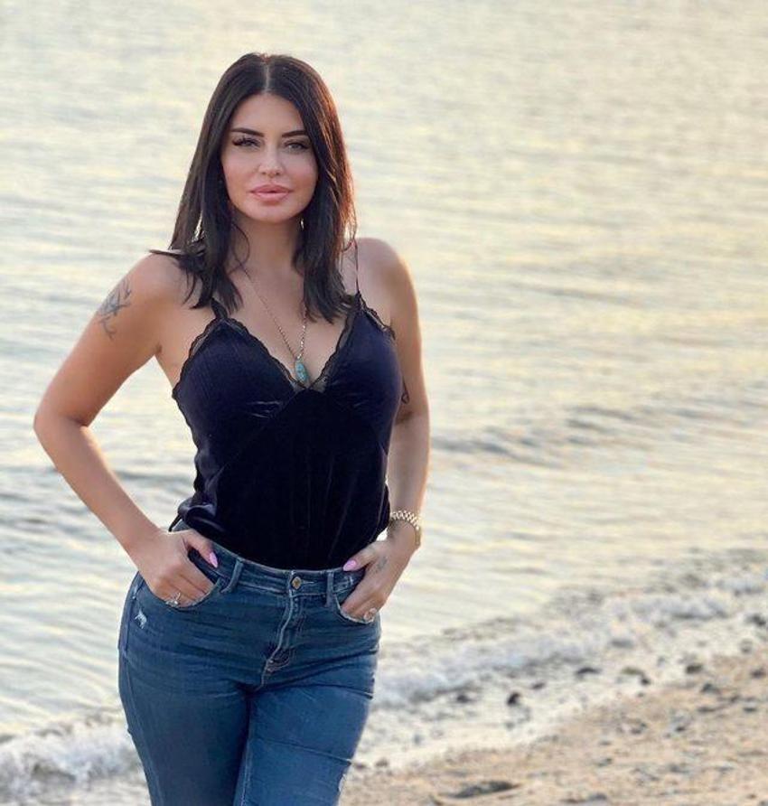 Ebru Polat topa tuttu! O mesajı ifşalayıp...