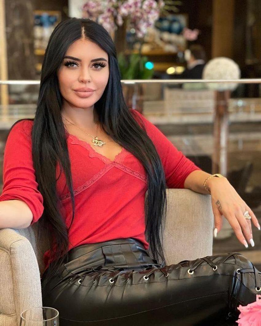 Ebru Polat topa tuttu! O mesajı ifşalayıp...