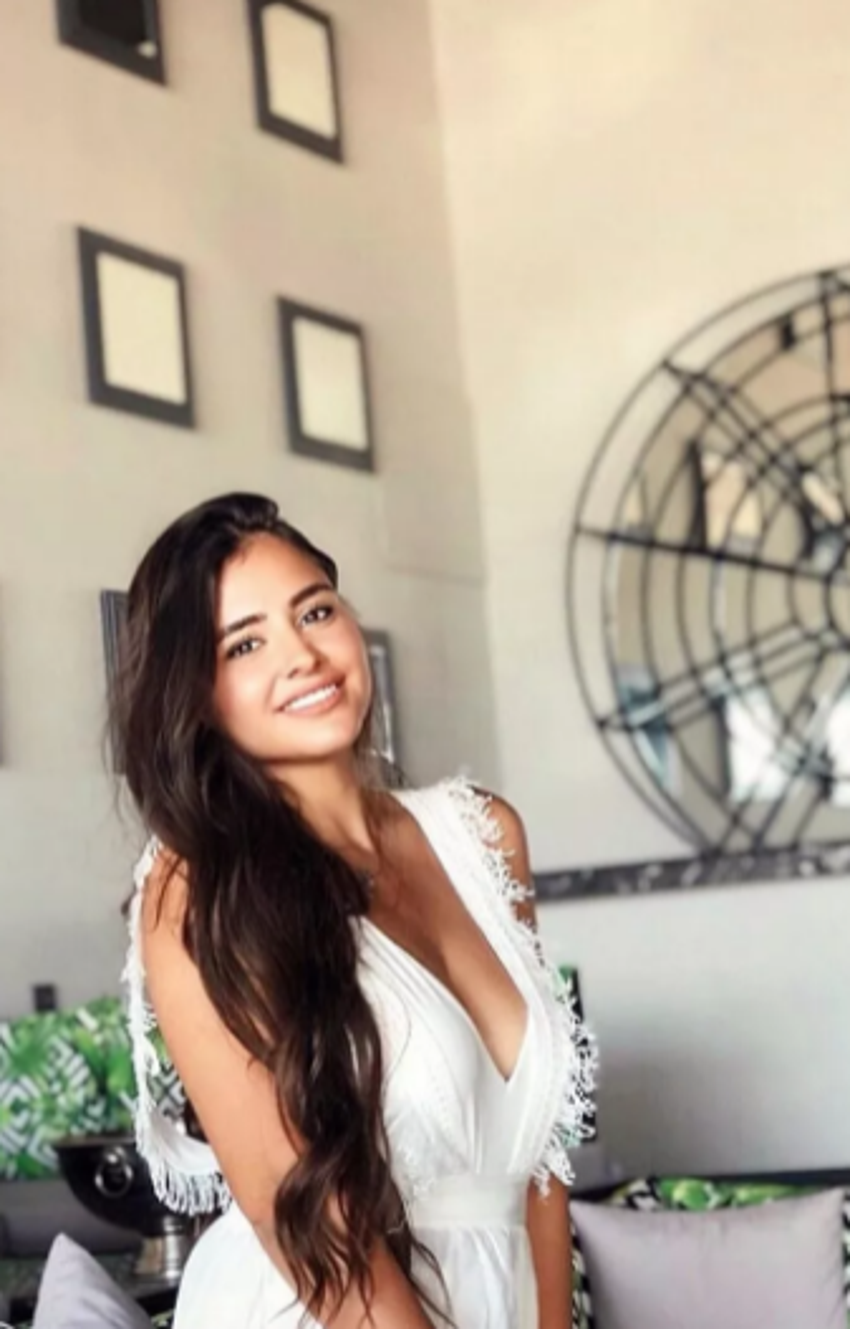 Gönül Dağı'nın Asuman'ı Hazal Çağlar göğüs dekolteli pozlarıyla Instagram'ı salladı!