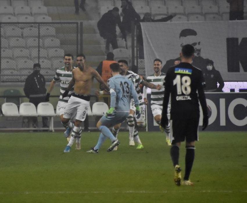 Konyaspor - Beşiktaş maçından sonra büyük tepki! 'Saçına aklar düşmüş Mete Kalkavan eve gidince şu maçı bir daha izle'