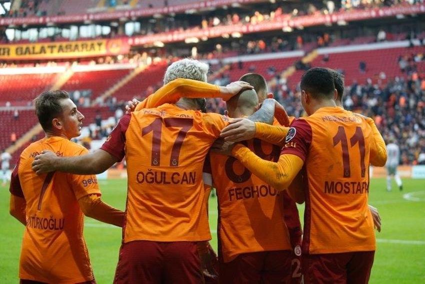Flaş Gelişme! Galatasaray'da 3 ayrılık 'Kendinize kulüp bulun'