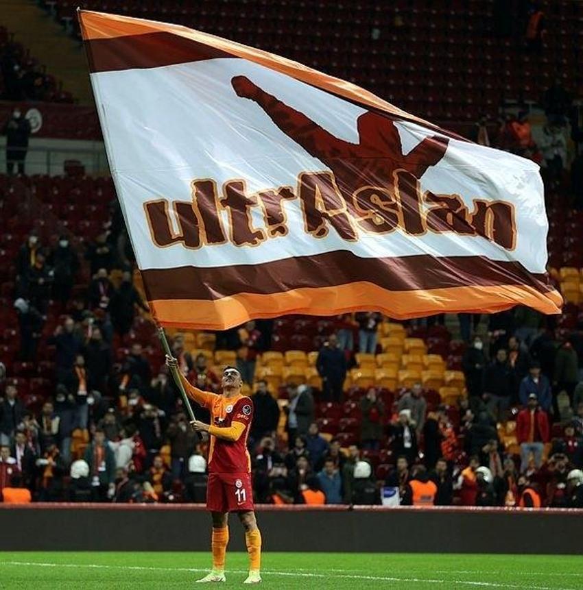 Flaş Gelişme! Galatasaray'da 3 ayrılık 'Kendinize kulüp bulun'