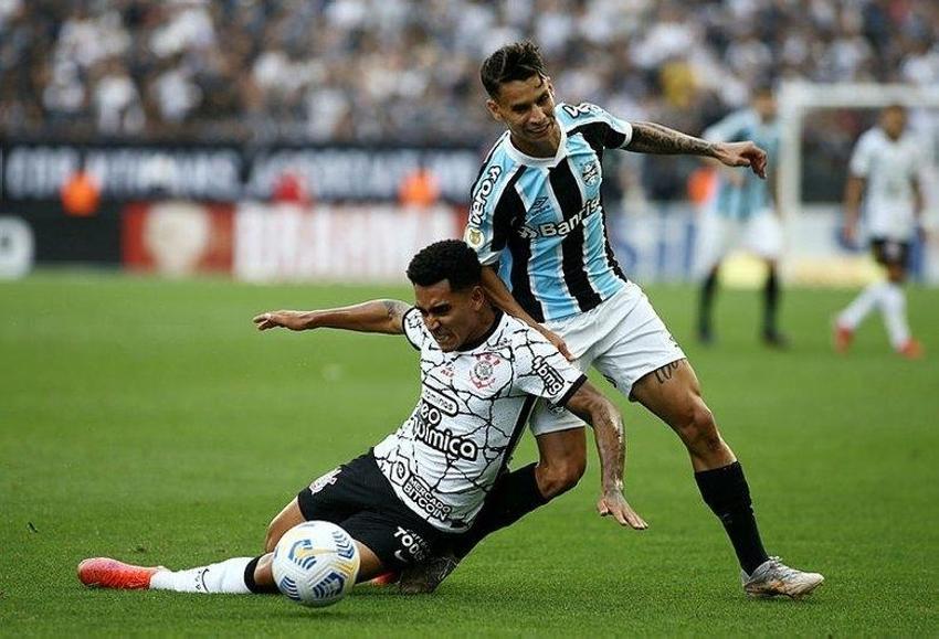 Günün en bomba iddiası! Fenerbahçe'ye 6 aylık teknik direktör geliyor yanında bir de kanat forvet getiriyor