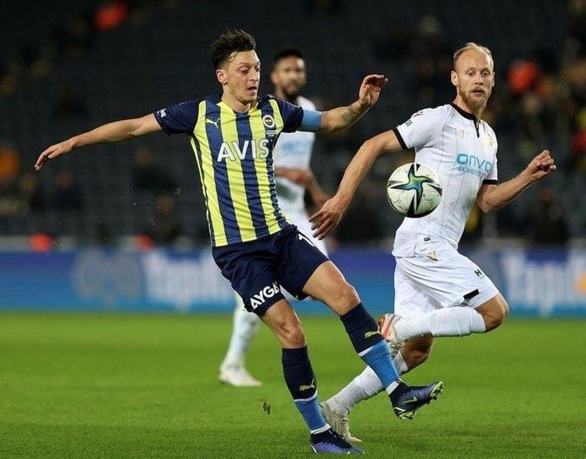 Günün en bomba iddiası! Fenerbahçe'ye 6 aylık teknik direktör geliyor yanında bir de kanat forvet getiriyor