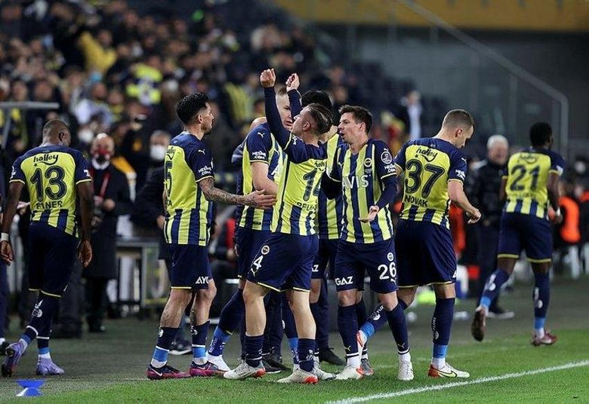 Günün en bomba iddiası! Fenerbahçe'ye 6 aylık teknik direktör geliyor yanında bir de kanat forvet getiriyor