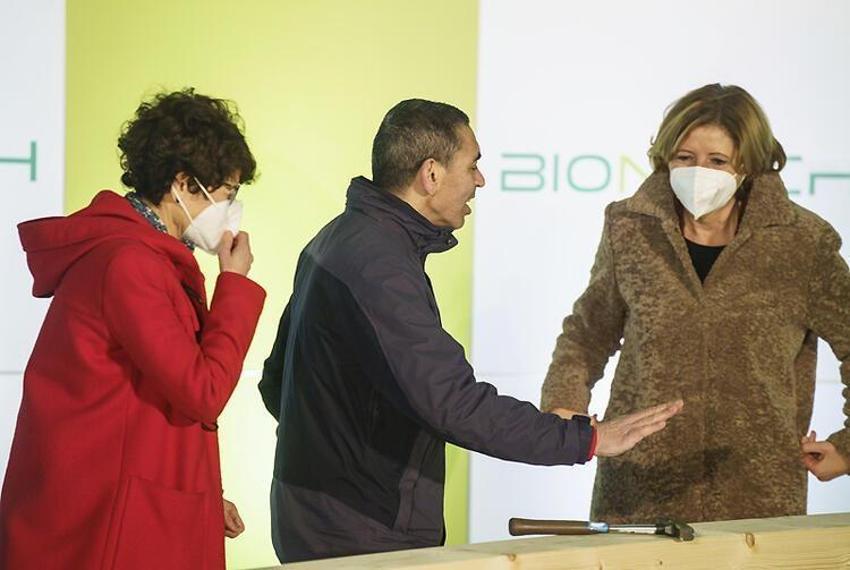 BioNTech kurucuları Uğur Şahin ve Özlem Türeci Alman şehrinin kaderini değiştirdiler! Matbaanın icadından sonra...