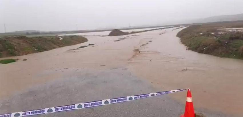Uzunköprü'de sağanak; dereler taştı, iş yerlerini su bastı, yollar ulaşıma kapatıldı!
