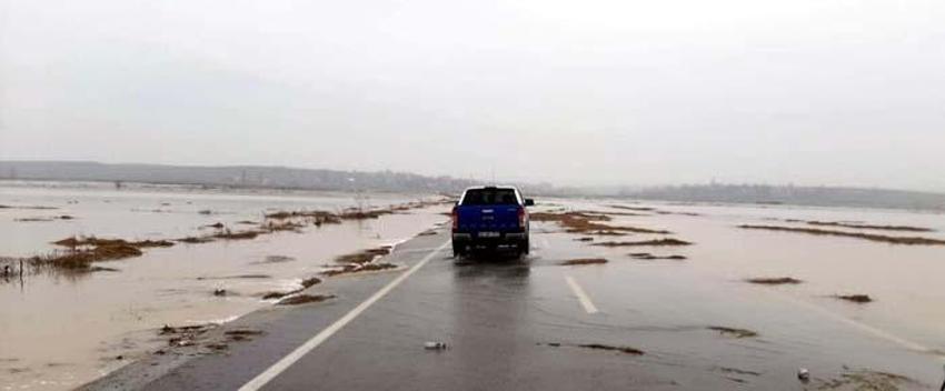 'Turuncu alarm' verilen Ergene Nehri, Uzunköprü'de taştı