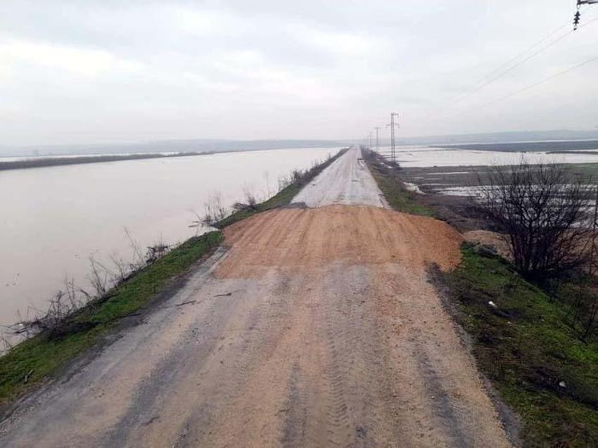 'Turuncu alarm' verilen Ergene Nehri, Uzunköprü'de taştı