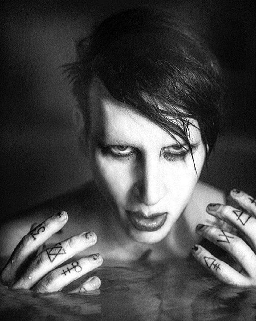 Marilyn Manson'ın korkunç işkenceleri! Rock müziğin ünlü ismi kan dondurdu: Tam 16 kadına cinsel saldırı ve işkence...