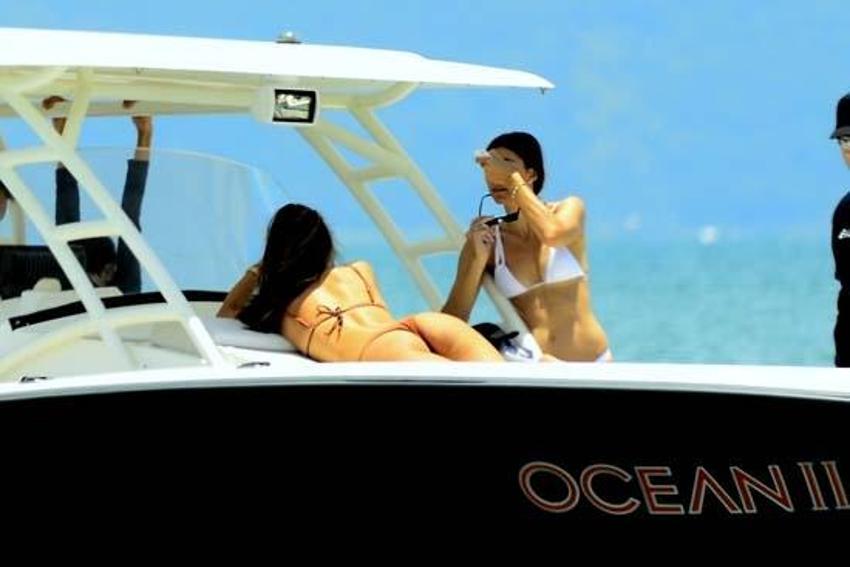 Alessandra Ambrosio tüm dikkatleri üzerinde topladı!