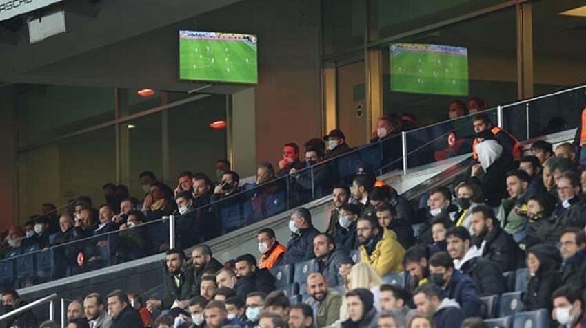 Fenerbahçe-Afjet Afyonspor maçına damga vurdu! Burak Kapacak bir ilk yaşadı! Yıldız oyuncuya büyük tepki! Bir kez daha istifa çağrısı, Ali Koç ve...