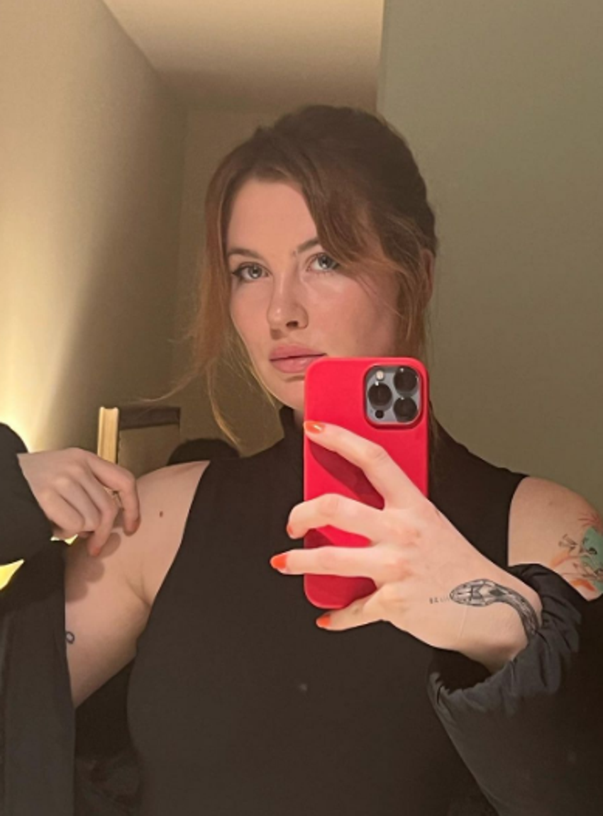 Ireland Baldwin küvete girip paylaştı!