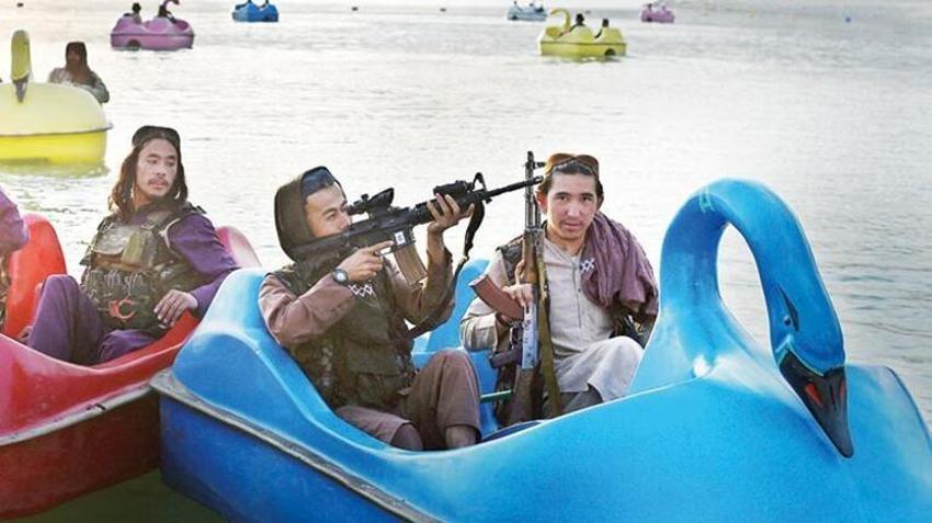 2021 yılına danga vuran tarihi olaylar! Omicron, Taliban, iklim krizi...