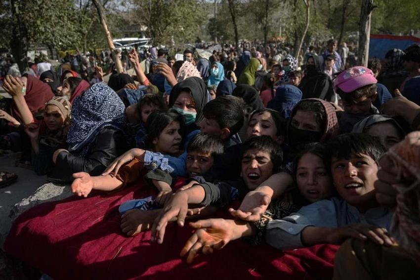 2021 yılına danga vuran tarihi olaylar! Omicron, Taliban, iklim krizi...