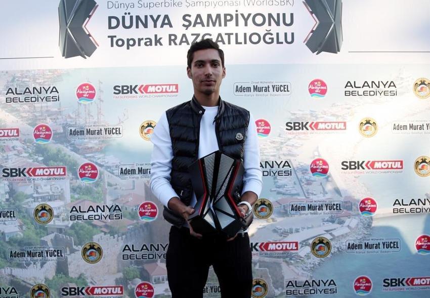 Cüneyt Çakır, Mete Gazoz, Sergen Yalçın, Ergin Ataman... İşte 2021'de Türk sporuna damga vuran en iyi 10 isim!