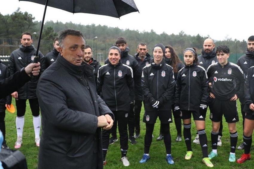 Ahmet Nur Çebi Batsuhayi'den kurtulacağım derken... 12 maçta 1 gol atan forveti kurtartıcı olarak alıyor