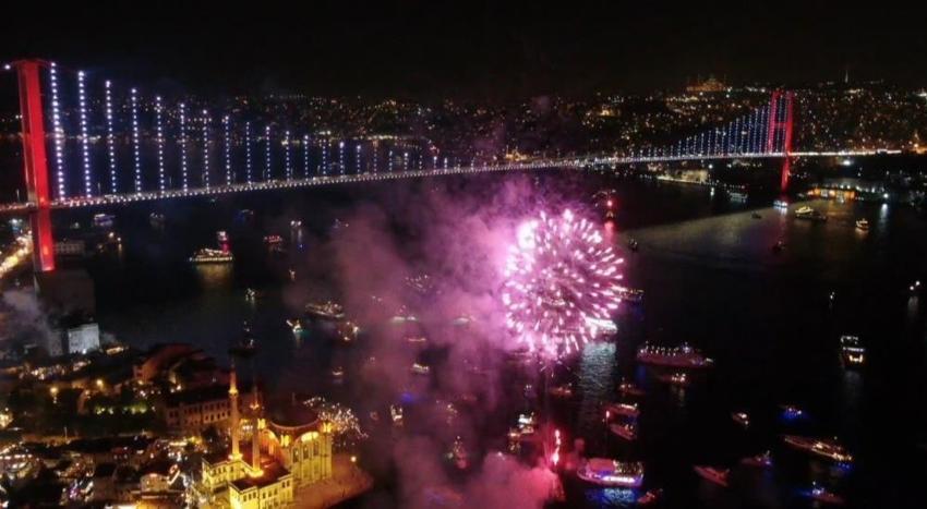 Türkiye 2022 yılına böyle girdi! İşte yurdun dört bir yanından yeni yıl manzaraları...