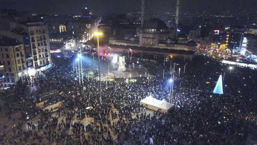 Türkiye 2022 yılına böyle girdi! İşte yurdun dört bir yanından yeni yıl manzaraları...