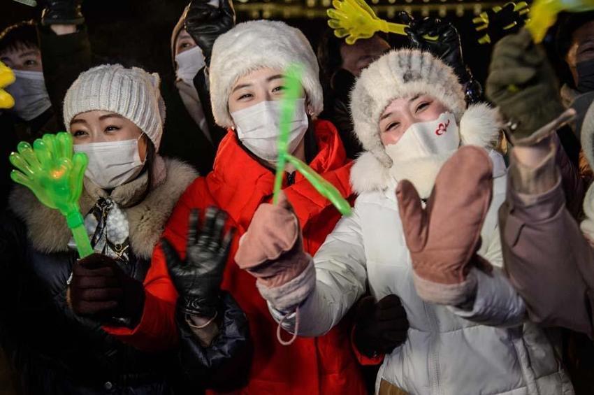 Yeni yıl dünyada büyük bir coşku ile karşılandı! Avrupa'da şaşırtan görüntüler...