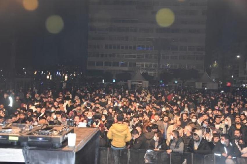 Türkiye 2022 yılına böyle girdi! İşte yurdun dört bir yanından yeni yıl manzaraları...