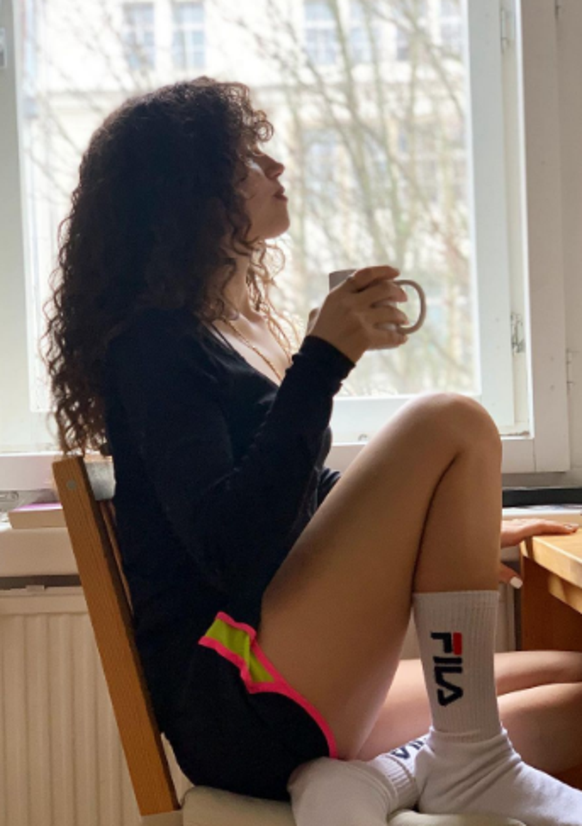 Melisa Şenolsun yeni pozlarıyla adından söz ettirdi! "Çok yakışmış"