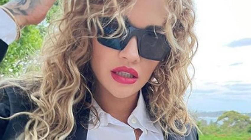 Rita Ora'da 2022 selamı! Pozlarıyla olay yarattı...