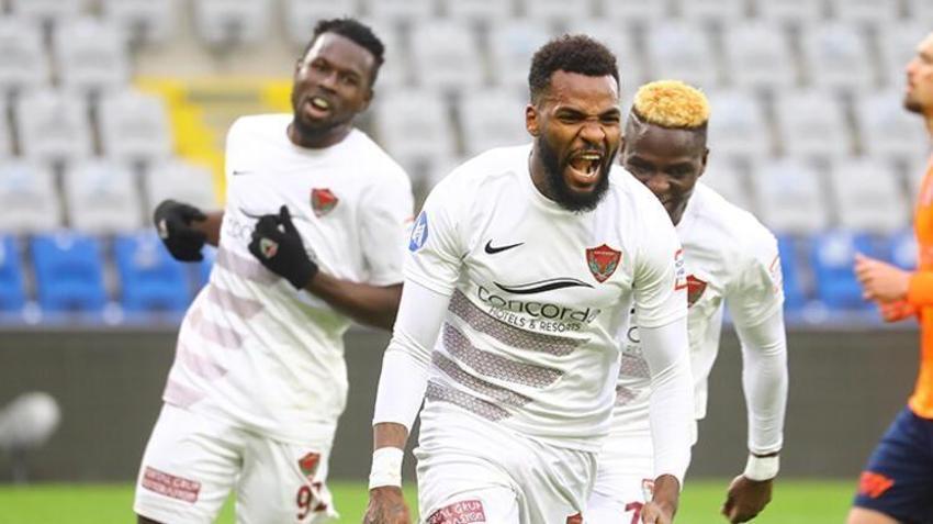 Katar'da mutsuzum dedi Süper Lig devi için yola çıktı! Boupendza adım adım...