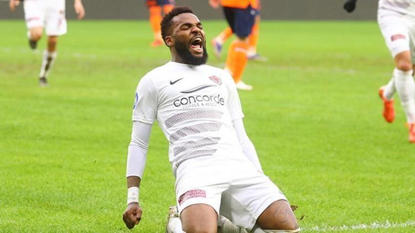 Katar'da mutsuzum dedi Süper Lig devi için yola çıktı! Boupendza adım adım...