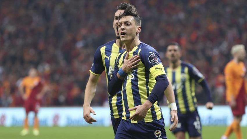 Sözleşmesinin feshedileceğini öğrendi hemen harekete geçti! Muslera transferinde Mesut Özil parmağı! İşte yeni takımı...