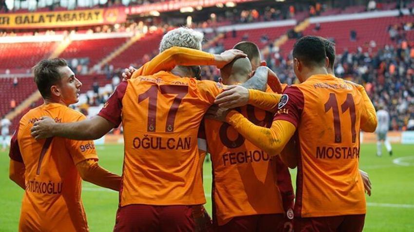 Onun için '6 ay peşinden koştum' demişti! Fatih Terim 5 futbolcunun biletini kesti 'Kendinize hemen kulüp bulun'