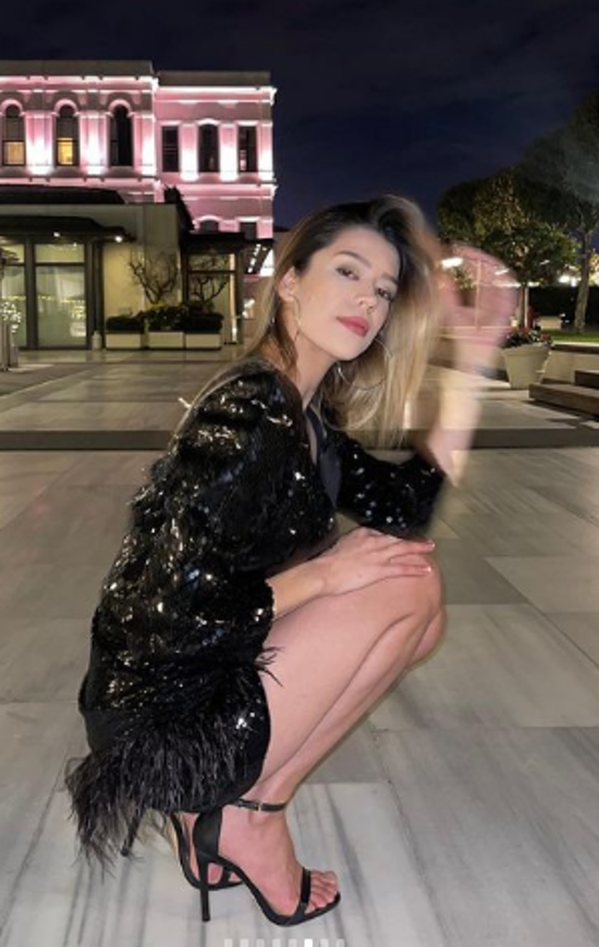 Feyza Aktan'dan Özcan Deniz'e nispet pozları!