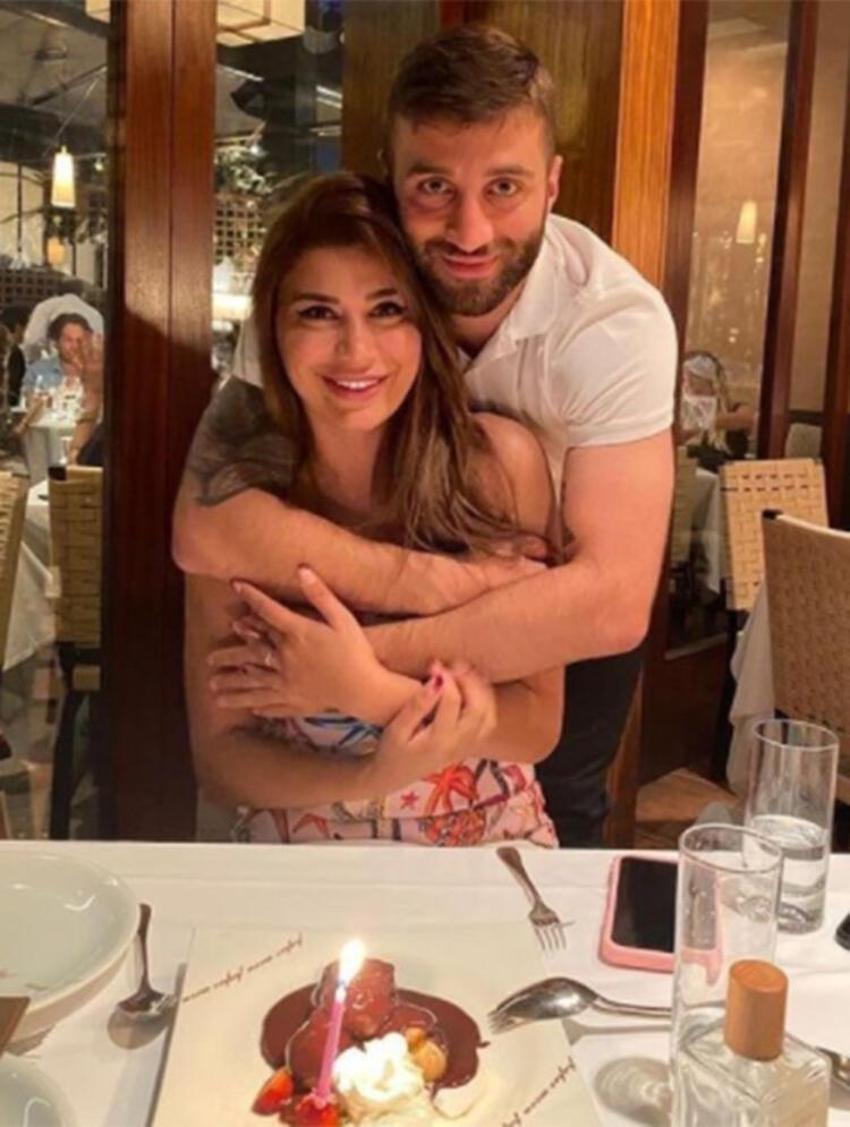 Ebru Şancı eşi Alpaslan Öztürk ile yaş farkını tiye aldı!