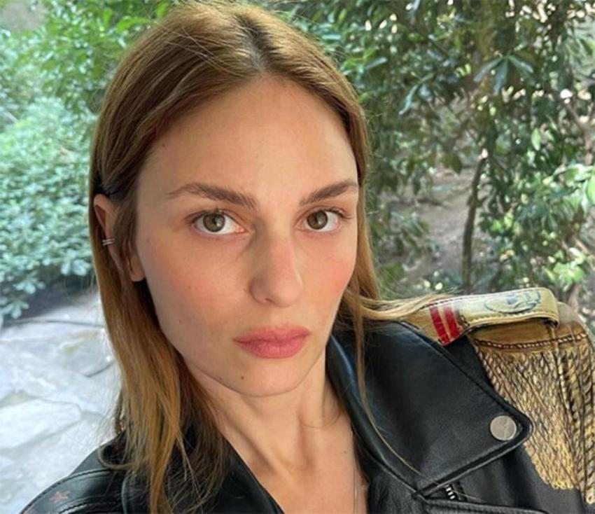 Çekimler durdu! Derya Şensoy: Sette koronavirüs kapmama şansımız yok