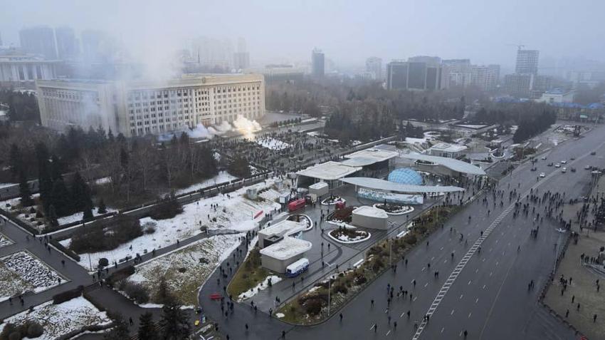 Kazakistan'da zam protestosu ülkeyi karıştırdı! Uyarı yapılmadan vurun emri geldi...
