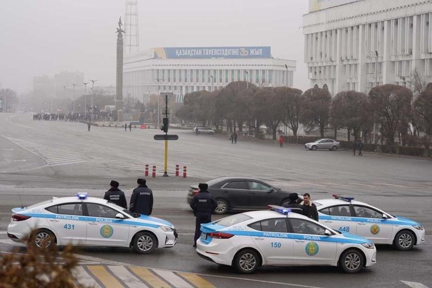 Kazakistan'da zam protestosu ülkeyi karıştırdı! Uyarı yapılmadan vurun emri geldi...