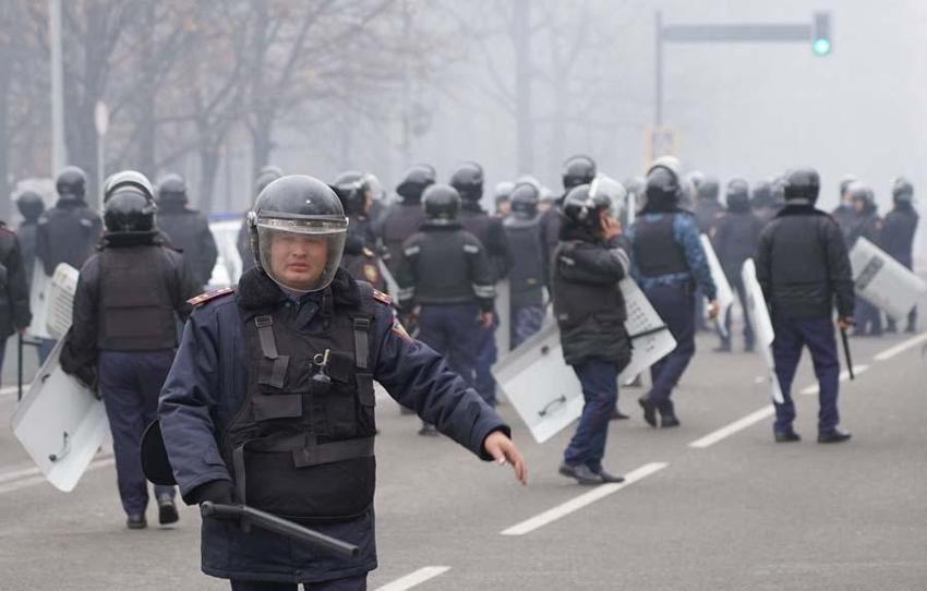 Kazakistan'da zam protestosu ülkeyi karıştırdı! Uyarı yapılmadan vurun emri geldi...