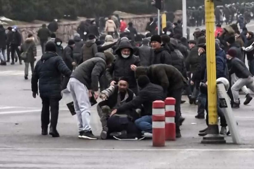 Kazakistan'da zam protestosu ülkeyi karıştırdı! Uyarı yapılmadan vurun emri geldi...