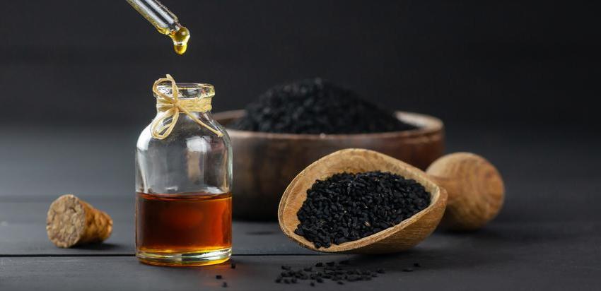 Kolesterolü düşürüyor, kanserle mücadele ediyor! Bir kaşık yetiyor, iç organları tamamen temizliyor...