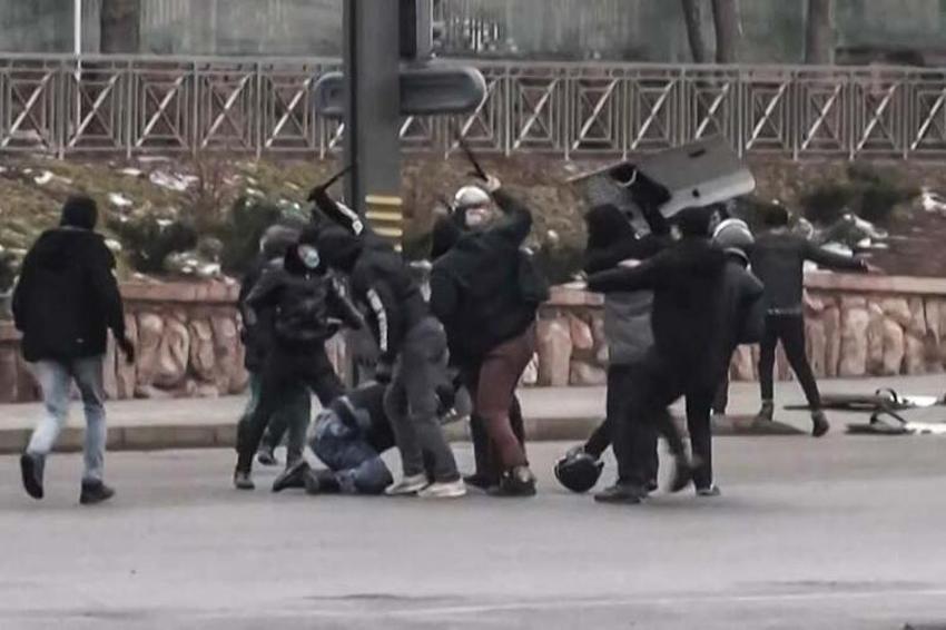 Kazakistan kıyamet filminden çıkmış gibi! Eski istihbarat başkanına 'vatana ihanet' suçlaması...