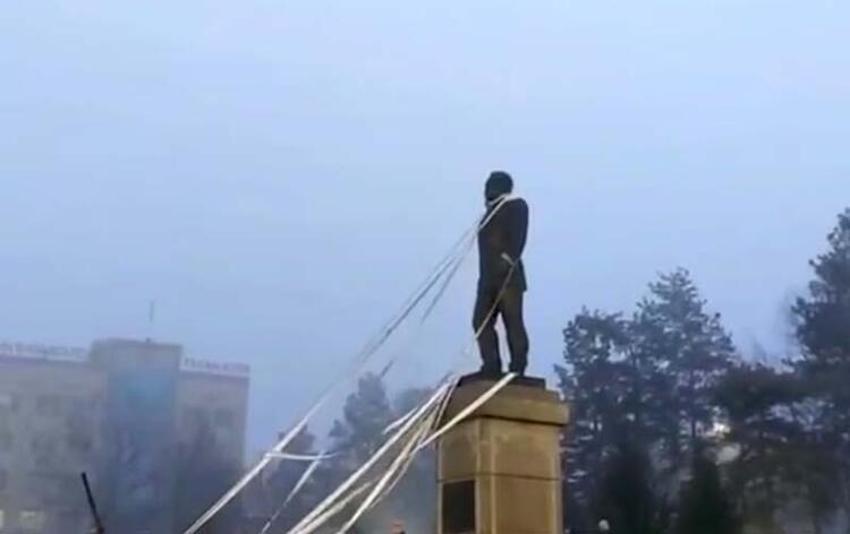Kazakistan kıyamet filminden çıkmış gibi! Eski istihbarat başkanına 'vatana ihanet' suçlaması...