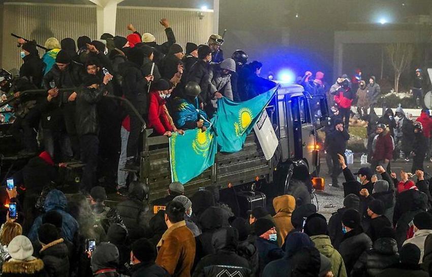 Kazakistan kıyamet filminden çıkmış gibi! Eski istihbarat başkanına 'vatana ihanet' suçlaması...