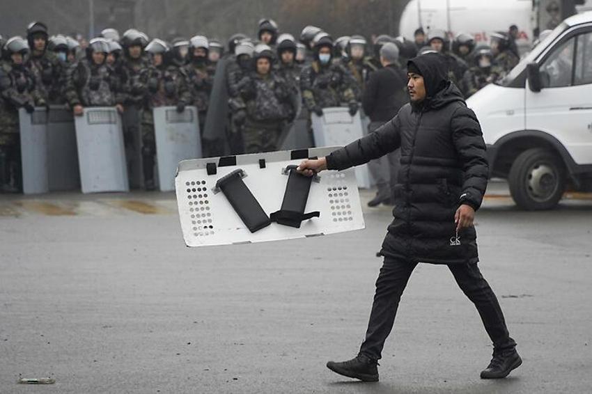 Kazakistan kıyamet filminden çıkmış gibi! Eski istihbarat başkanına 'vatana ihanet' suçlaması...
