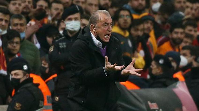 Galatasaray-Giresunspor maçında ortalık karıştı! Resmen tepetaklak oldular, bir darbe daha! Hepsini ıslıkladılar, Fatih Terim deliye döndü! Burak Elmas, Arda Turan...