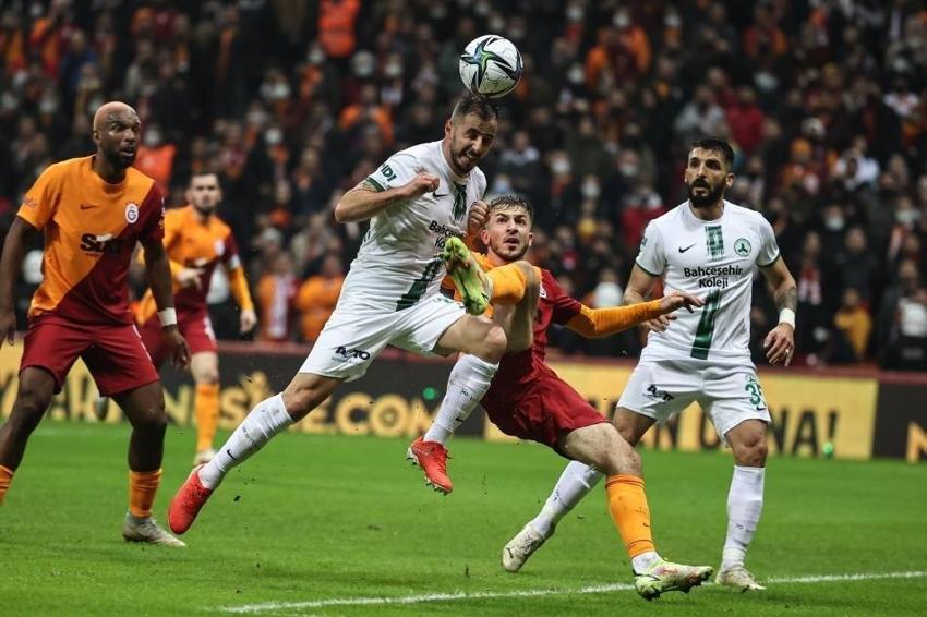 Burak Elmas ve Fatih Terim'e yaylım ateşi! 'Bu mu futbol aklınız, transfer politikanız paraları sokağa atıyorsunuz'