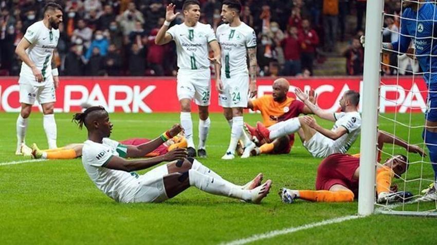 Burak Elmas ve Fatih Terim'e yaylım ateşi! 'Bu mu futbol aklınız, transfer politikanız paraları sokağa atıyorsunuz'