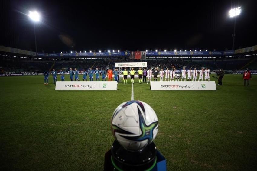 Ç.Rizespor - Beşiktaş maçından sonra 2 yıldıza eleştiri, tecrübeli futbolcuya yaylım ateşi! 'Dua et seni dövmediler'