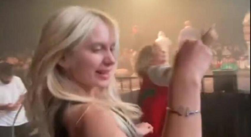 Aleyna Tilki, rapçi Uzi'nin konserinde saatlerce dans etti